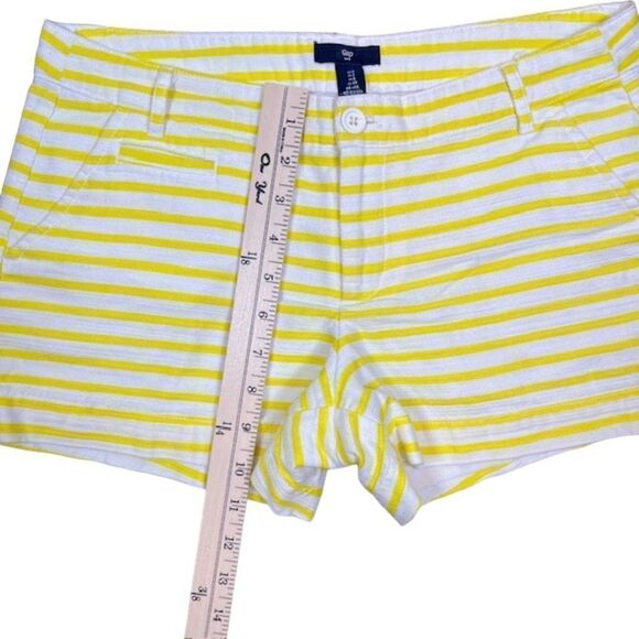 GAP Women's Yellow and White Striped Chino Shorts Pockets Size 2 - Picture 3 of 8